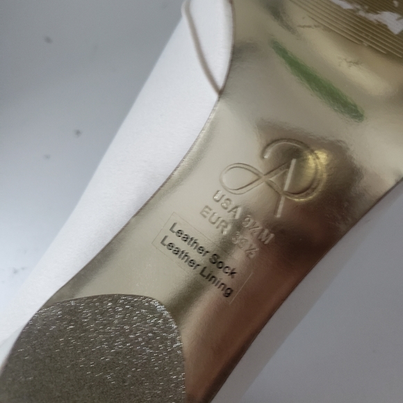 Adrianna Papell Boutique leather wedding party heels - Picture 6 of 7